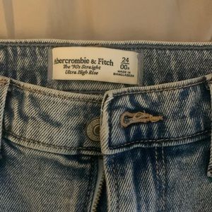 Abercrombie 90’s Straight Ultra High Rise Jeans